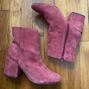 Urban Outfitters Chelsea Boots